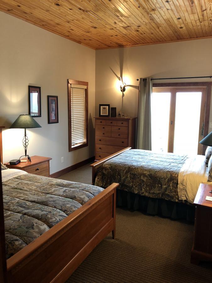 Comstock Premier Lodge Llc Sargent Exterior photo