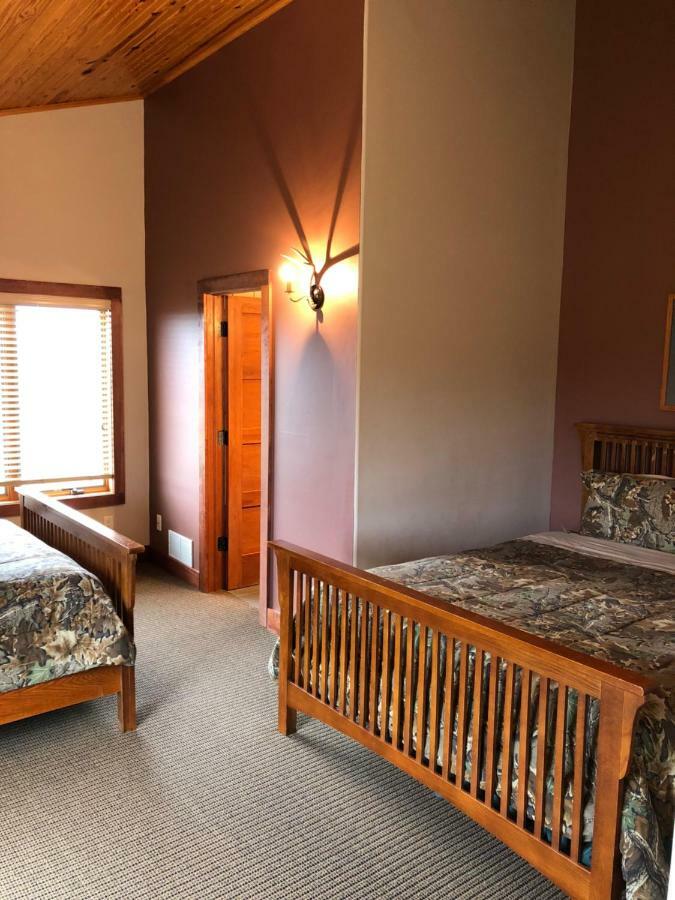 Comstock Premier Lodge Llc Sargent Exterior photo