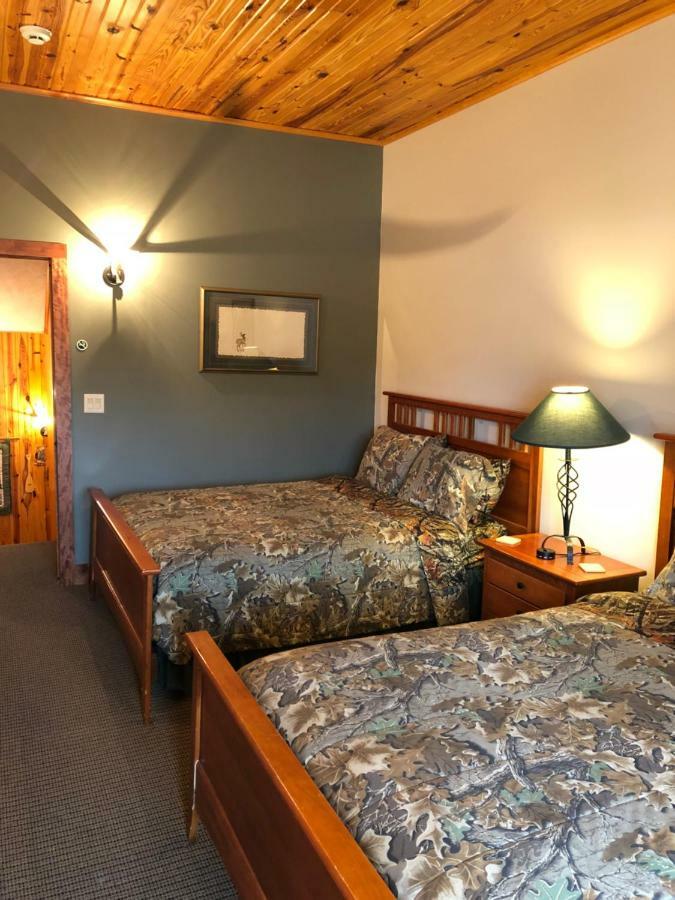 Comstock Premier Lodge Llc Sargent Exterior photo